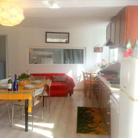 Magnificent Holiday In Near Lake * Lesa