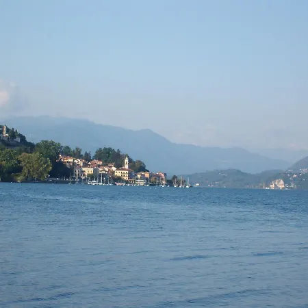 Magnificent Holiday In Near Lake * Lesa